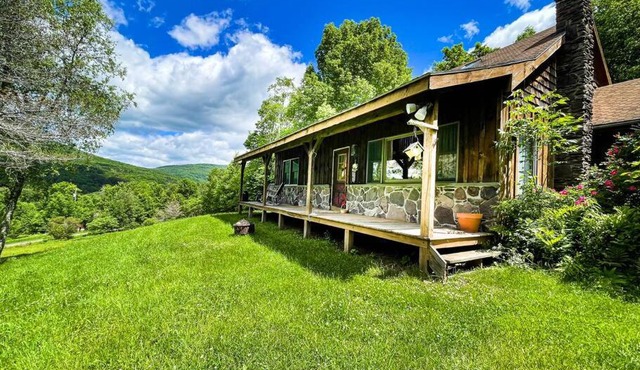 Rustic Retreat Hike Unwind and Explore Charming Towns