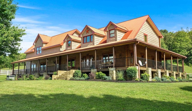 Rustic Retreat in Hickman on 160 Acres w/Views!