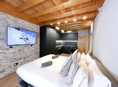 Rustic Retreat in Incles Valley Free Parking Mountain Views l by BonesVacances