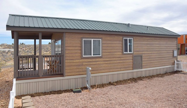 Rustic Retreat is your cozy sanctuary and gateway to stunning Lake Powell.