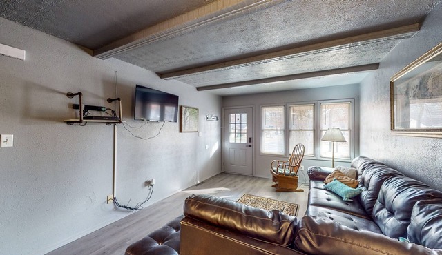 Rustic Retreat Near Lake w/ Well-Equipped Kitchen