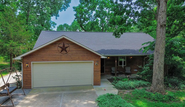 Rustic Retreat near Norfork Lake