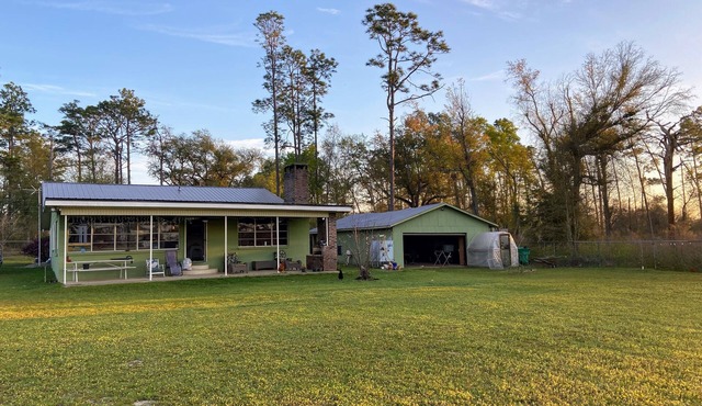 Rustic Retreat on Paradise