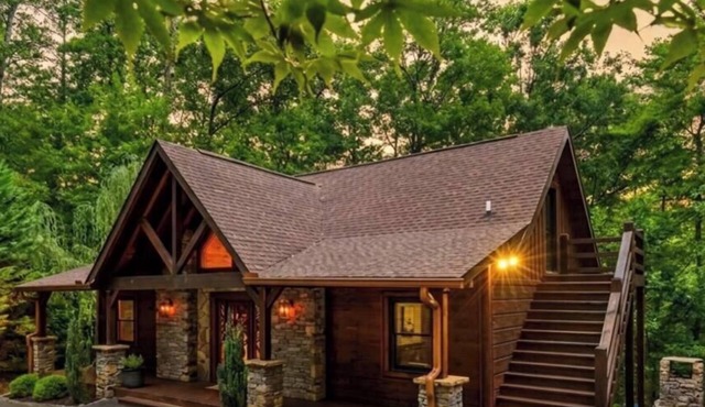 Rustic Retreat Private, Hot-Tub, Fire-Pit, Games