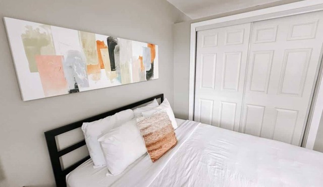 Rustic Retreats Modern 1BR for 2 guests in FLL