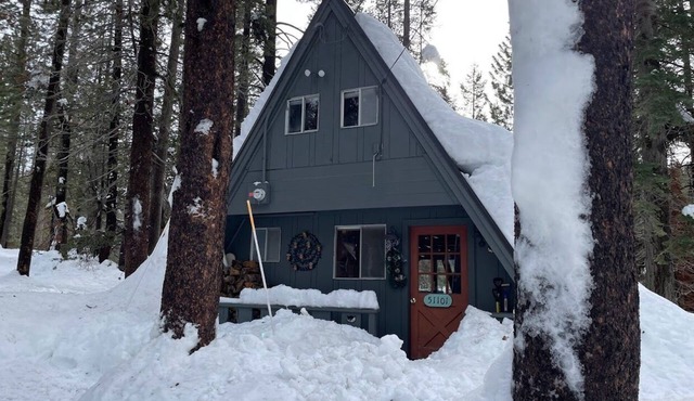 Rustic River Retreat - Pet Friendly - WIFI - 12 minutes to Sugar Bowl Resort