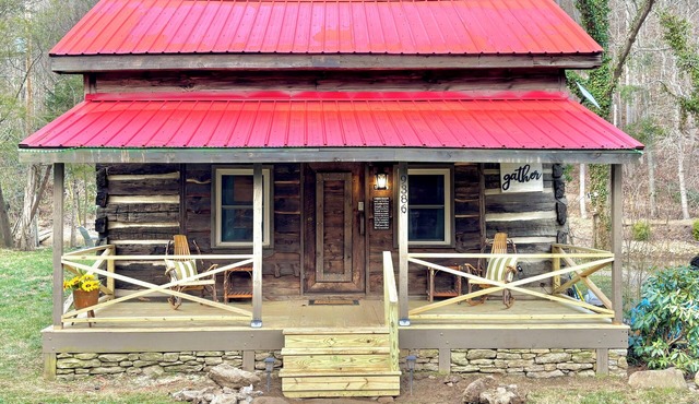 Rustic Riverfront Cabin on the Pigeon River - Mountain Views & Peaceful Retreat