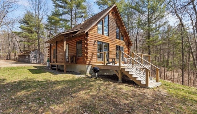 Rustic Riverfront Cabin with Fire pit and Wood Stove