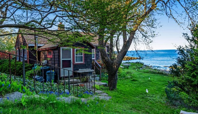 Rustic Rockport Cottage