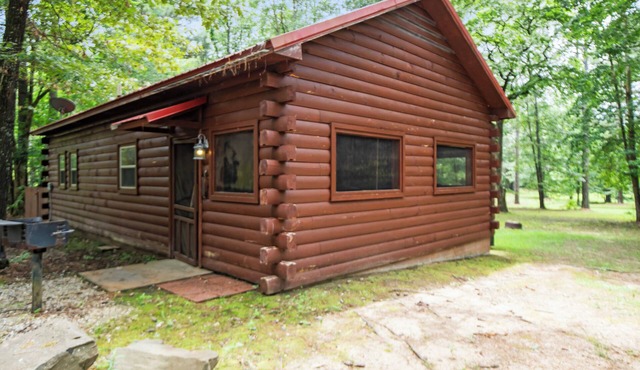 Rustic Romance Cabin with Hot Tub