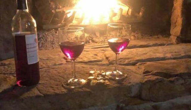 Rustic Romantic 3 B-Room Log Cabin/F-place