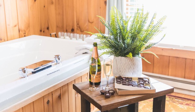 Rustic Romantic Bayberry Cottage at Autumn Ridge