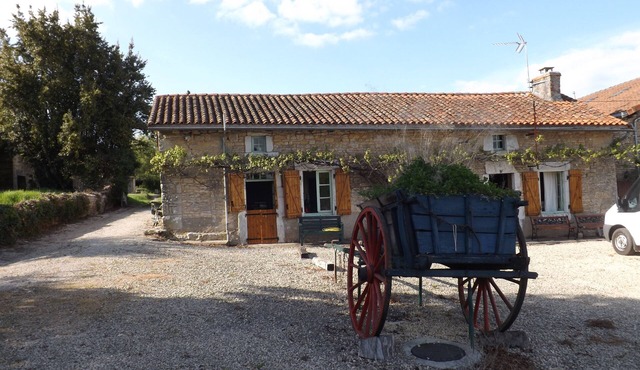 Rustic rural cottage with gravel garden and extensive grounds