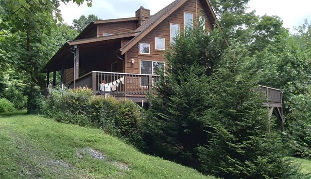 Rustic Serenity - Beautiful Mountain Home