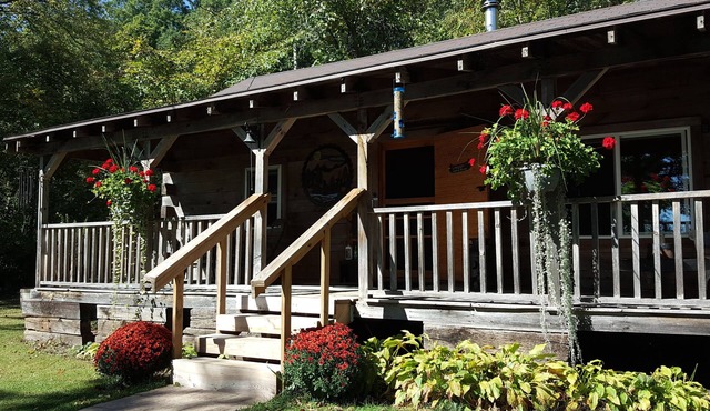 Rustic, small and primitive cabin - Riverview Cabin, LLC