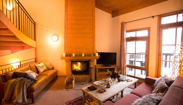 # Rustic, spacious, Ski-In-Ski-Out, Four Bedroom Chalet Apartment in Les Arc1950