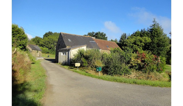 Rustic stone house in pretty surroundings.