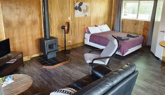 Rustic Studio close to everything!