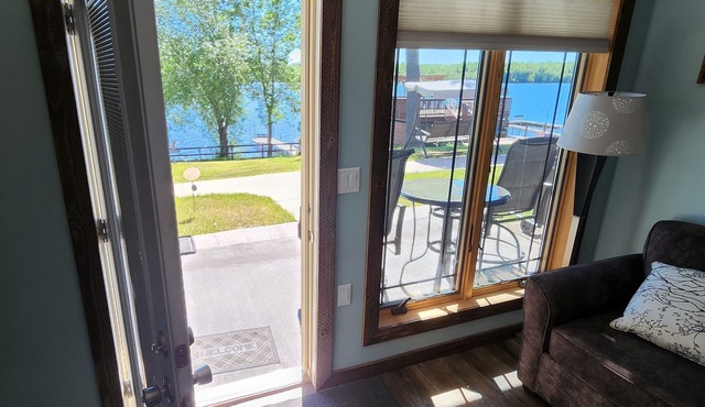Rustic Suite on the Lake: Cozy Comfort with Unmatched Sunrises.