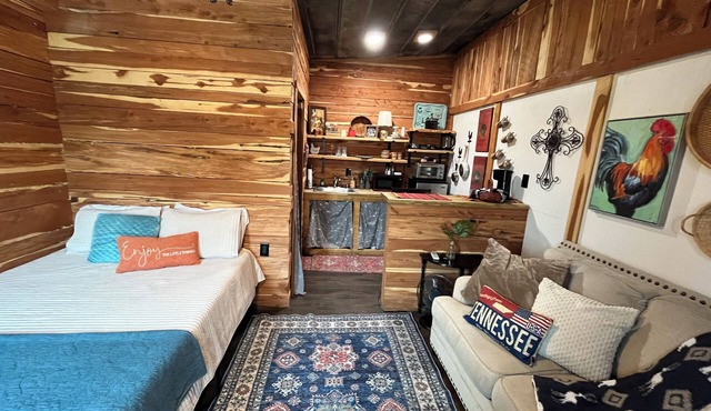 Rustic Tiny Guesthouse Farm Stay