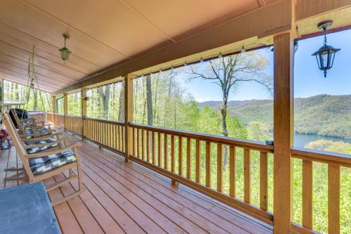 Rustic Topton Cabin w/Game Room & Private Hot Tub