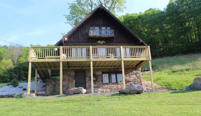 Rustic, Tranquil, Cozy Chalet on 130 acres of farmland