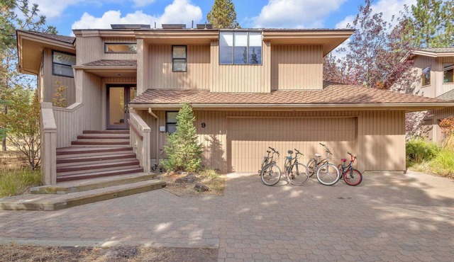 Rustic two story home with ac, private, Hot tub!