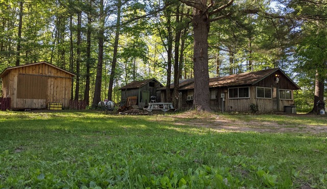 Rustic Vacation Rental, Fishing, Hunting, Snowmobiling, Skiing, Hiking