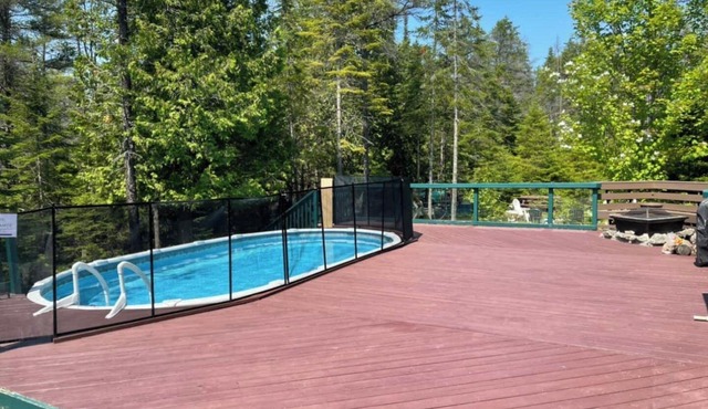 Rustic Vibes w/Pool and Hot Tub - Tobermory