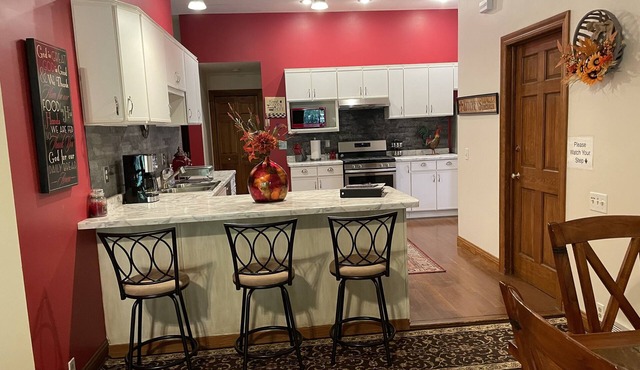 Rustic View Cottage in beautiful Baraboo Bluffs! Perfect for a private getaway!