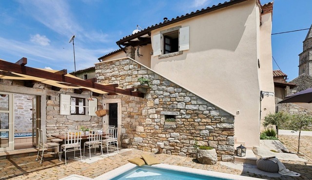 Rustic Villa Katarina Gračišće with pools and a sauna