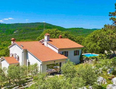 Rustic villa LENI