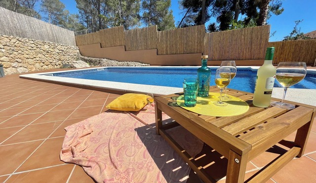 Rustic Villa with nice views and swimming pool ideal for relaxing near Sitges