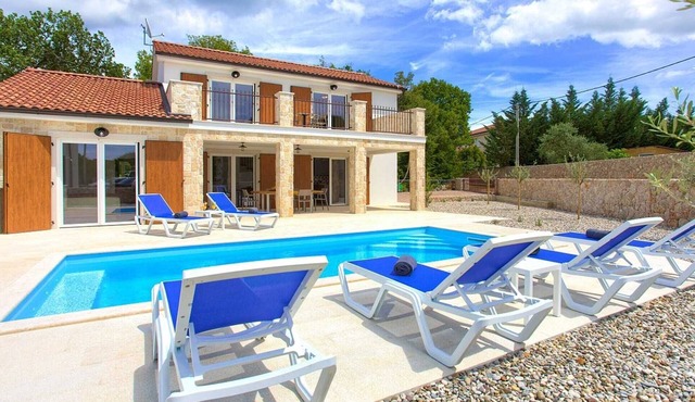 Rustic Villa Zala with heated swimming pool