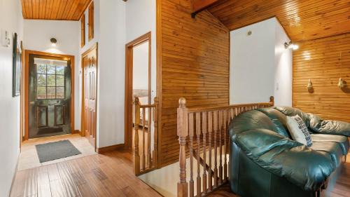 Rustic Waterfront Cottage - Fishing, Sunrise and Firepit