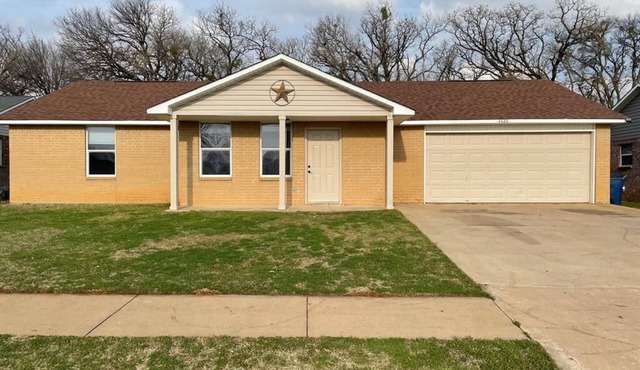 Rustic Wheel-horse House. Entire one-level 3/2 home located in Granbury, TX.