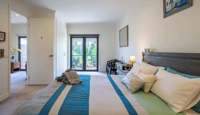 Rustic Winery Villa | Queen Bed Room 4 with En-Suite