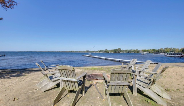 Rustic Wisconsin Cabin on Shawano Lake!