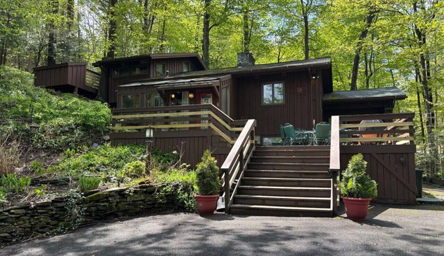 Rustic Woodland Home | Hot Tub | Stream | Nature