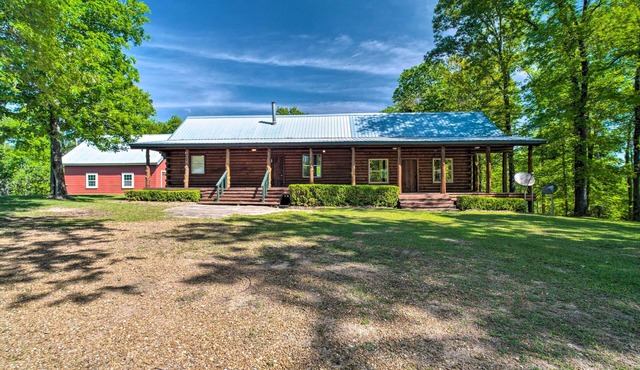 Rustic Woodville Getaway with Pool & Guest House
