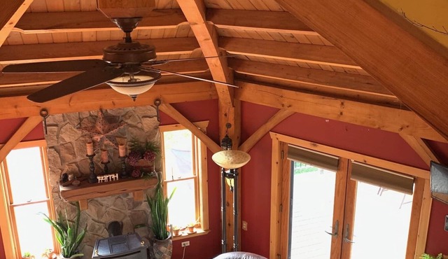 RUSTIC yet ELEGANT! TALL TIMBERS LODGE in the Thousand Islands