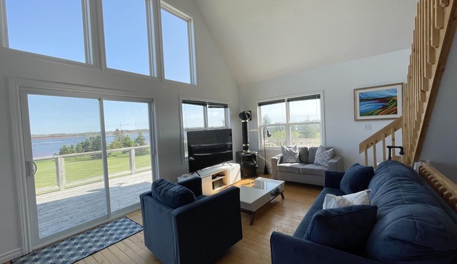 Rustico Cottage With Ocean Views, Access To Red Sand Beach!