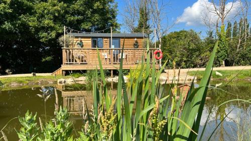 Rusty Duck Retreat Shepherds Hut