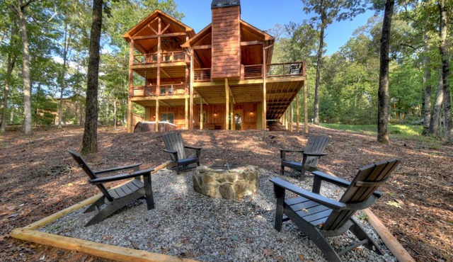 Rusty Nail Is A Luxury Rental Close To Blue Ridge