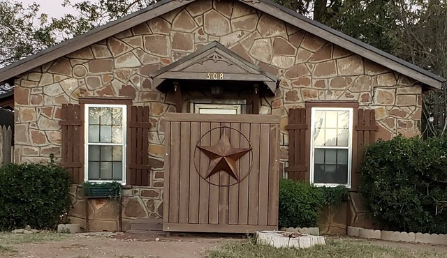 RUSTY'S COTTAGE A COZY GET- A- WAY