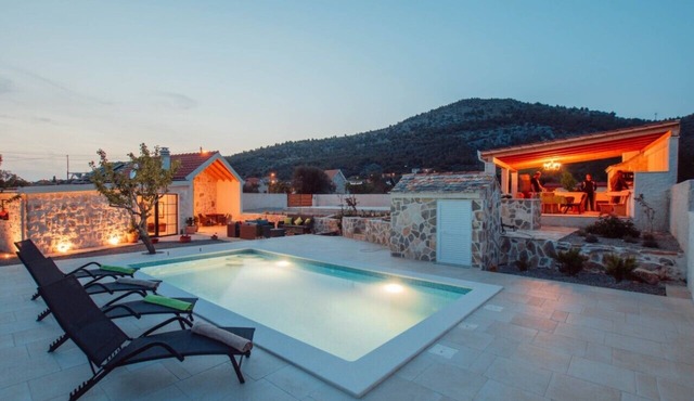 Rusulica is name small villa.like farmhouse.on the village Vrsine.