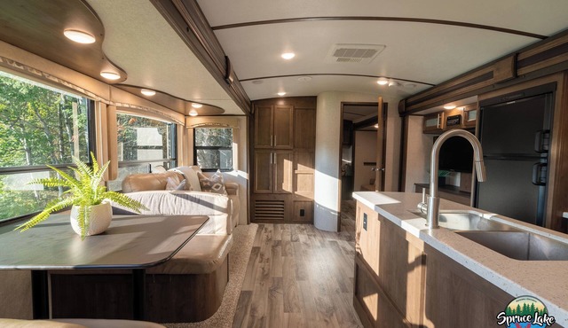 RV 2 Enjoy Lake Sunsets w/38' Bunkhouse at the Beach