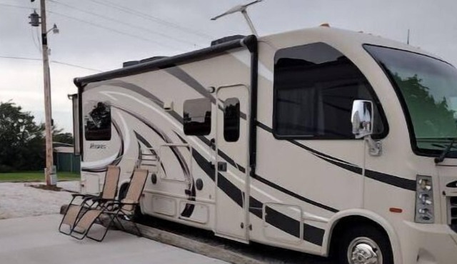 RV by the lake!