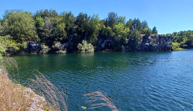 RV Camping Spots - Private Lake View - < 5 minute drive to Ichetucknee River