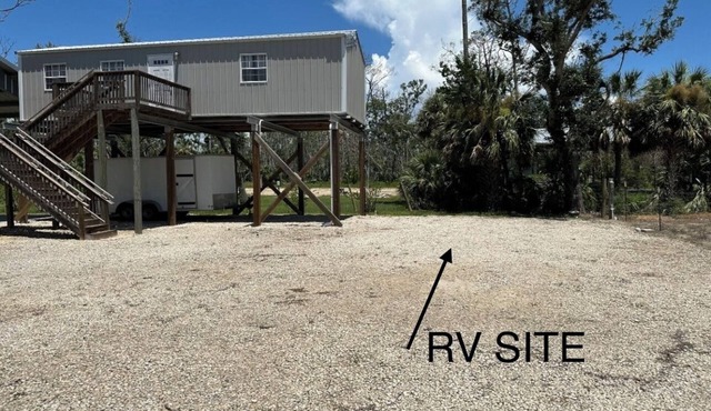 RV Campsite 50 amp full hook up